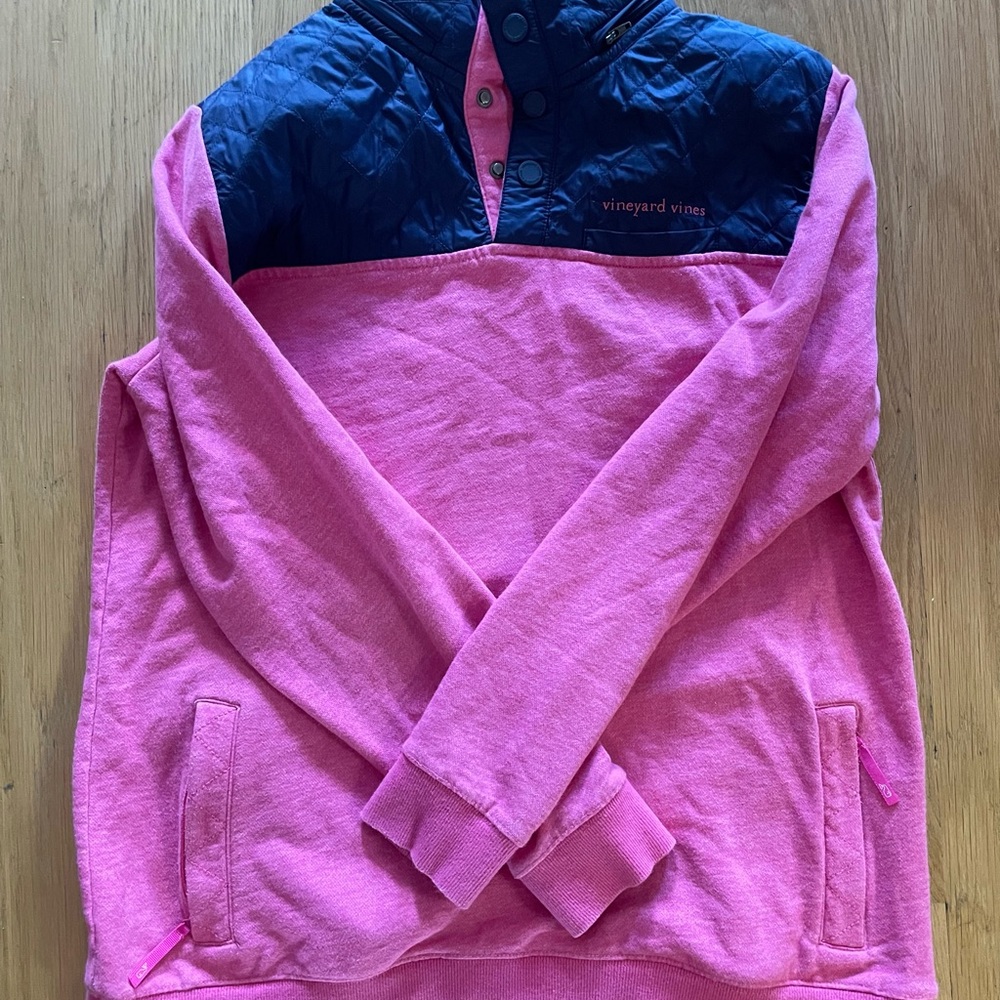 Beautiful Vineyard Vines Performance Pullover - image 2